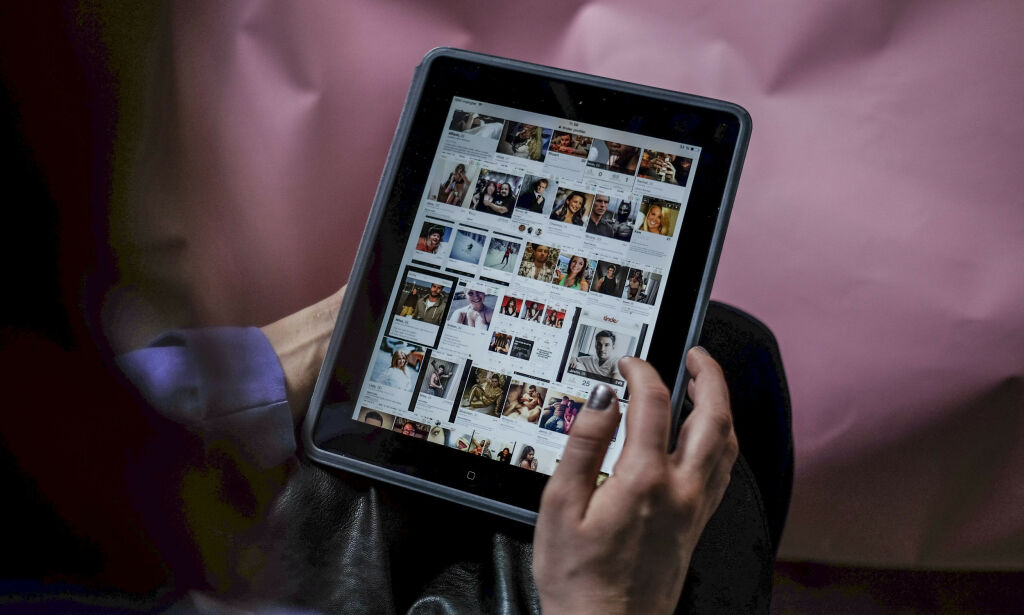 Illustrasjonsfoto. Sex, surfing p nett, Tinder, seksualitet, porno p nett, erotikk, sex, bikini, lettkledde, rosablogg, nettdating, nakenbilder av unge jenter p nett. Foto Stein J Bjrge