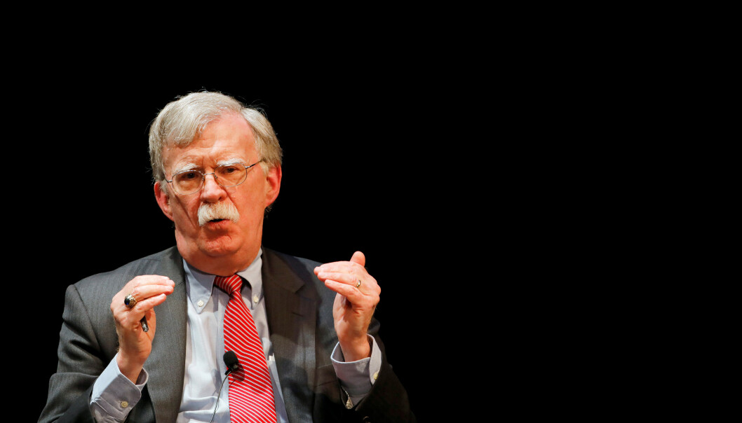 ANKLAGER: Tidligere sikkerhetsrådgiver John Bolton mener å kunne avsløre flere overtramp som kunne ført til riksrett i sin nye bok. Foto: Reuters /Jonathan Drake / NTB scanpix ANKLAGER: Tidligere sikkerhetsrådgiver John Bolton mener å kunne avsløre flere overtramp som kunne ført til riksrett i sin nye bok. Foto: Reuters /Jonathan Drake / NTB scanpix