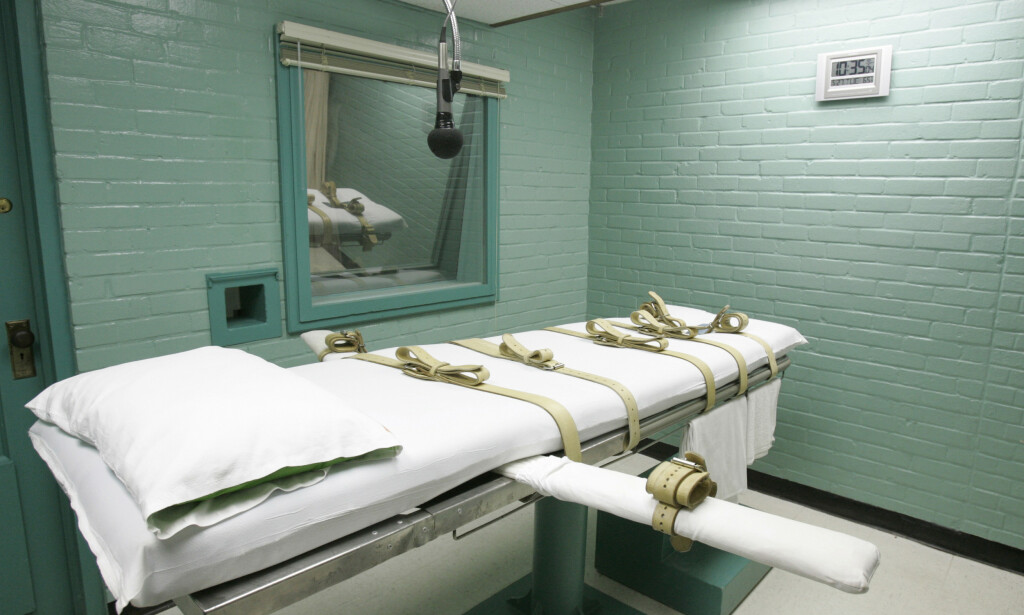 DØDSKAMMER: Dette bildet fra Huntsville i Texas viser en båra den dødsdømte blir spent fast på før gift injiseres. Foto: AP Photo/Pat Sullivan, File DØDSKAMMER: Dette bildet fra Huntsville i Texas viser en båra den dødsdømte blir spent fast på før gift injiseres. Foto: AP Photo/Pat Sullivan, File