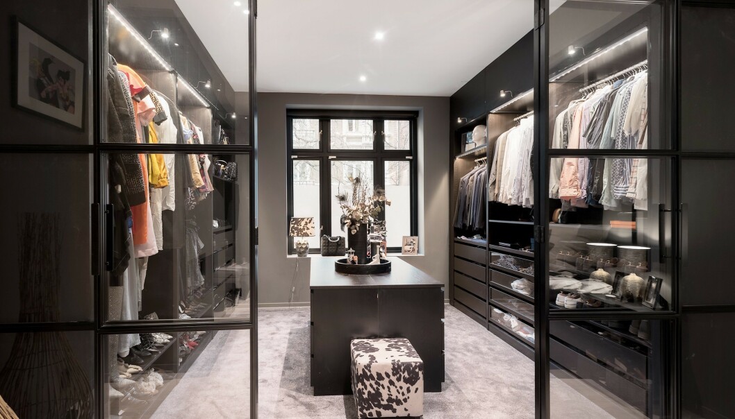 WALK IN-GARDEROBE: Katharina Andresen har nå solgt luksusleiligheten. Foto: Privatmegleren WALK IN-GARDEROBE: Katharina Andresen har nå solgt luksusleiligheten. Foto: Privatmegleren