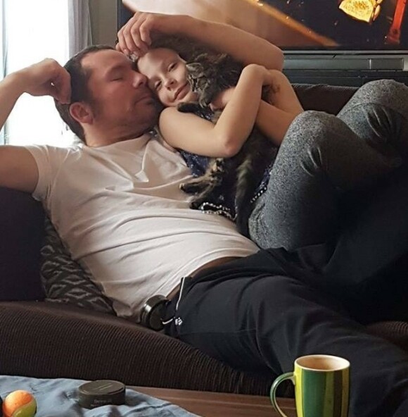 LYSPUNKT: Datteren Isabella kom inn i livet til Asbjørn på et punkt hvor han trengte det som mest. De to har et helt spesielt bånd. FOTO: Privat LYSPUNKT: Datteren Isabella kom inn i livet til Asbjørn på et punkt hvor han trengte det som mest. De to har et helt spesielt bånd. FOTO: Privat