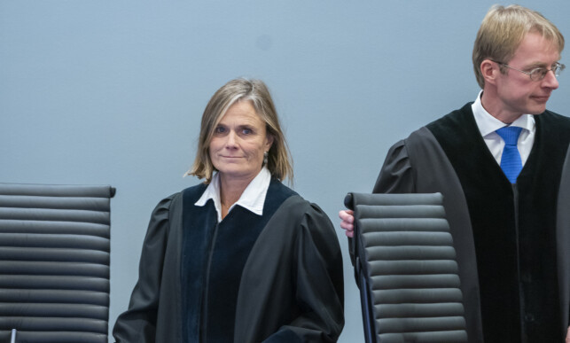 FAGDOMMERNE: Lagdommerne Halvard Leirvik og Mette D. Trovik i rettssalen i Borgarting lagmannsrett i ankesaken mot ekspolitimann Eirik Jensen og narkotikadømte Gjermund Cappelen.
Foto: Heiko Junge / NTB scanpix FAGDOMMERNE: Lagdommerne Halvard Leirvik og Mette D. Trovik i rettssalen i Borgarting lagmannsrett i ankesaken mot ekspolitimann Eirik Jensen og narkotikadømte Gjermund Cappelen.
Foto: Heiko Junge / NTB scanpix