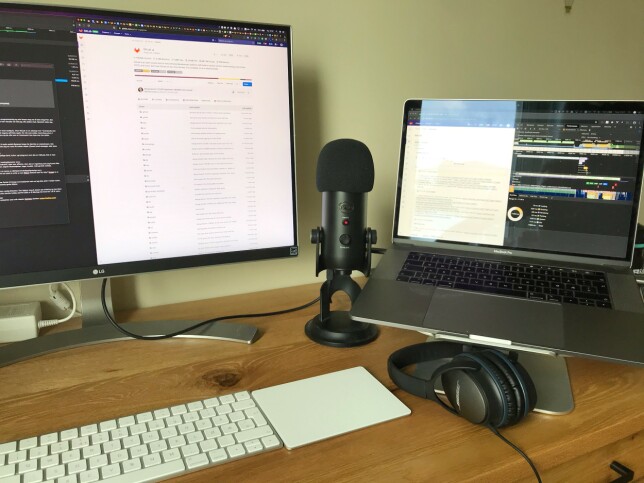 Ukas Koder Denys Mishunov i GitLab jobber hjemmefra, uansett om det foregår en pandemi eller ikke. 📸: Privat Ukas Koder Denys Mishunov i GitLab jobber hjemmefra, uansett om det foregår en pandemi eller ikke. 📸: Privat