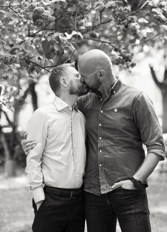 EN STYRKE: Den største styrken disse to har i forholdet sitt er å la hverandre være den de er, selv om de er gift. FOTO: Astrid Waller EN STYRKE: Den største styrken disse to har i forholdet sitt er å la hverandre være den de er, selv om de er gift. FOTO: Astrid Waller