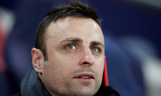 FORSVARER: Tidligere United-spiss Dimitar Berbatov bidro ikke mye som forsvarer i sin tid hos de røde djevlene, men nå tar han Ole Gunnar Solskjær i forsvar. Foto: REUTERS/David Klein FORSVARER: Tidligere United-spiss Dimitar Berbatov bidro ikke mye som forsvarer i sin tid hos de røde djevlene, men nå tar han Ole Gunnar Solskjær i forsvar. Foto: REUTERS/David Klein