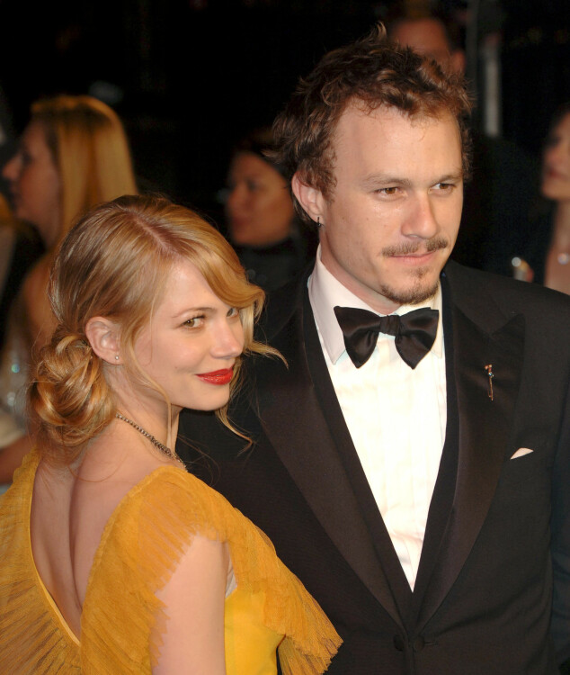 TRAGEDIE: Det var i 2008 at den triste nyheten kom om at skuespiller Heath Ledger hadde gått bort. Her avbildet med Michelle Williams i 2006. Foto: NTB Scanpix TRAGEDIE: Det var i 2008 at den triste nyheten kom om at skuespiller Heath Ledger hadde gått bort. Her avbildet med Michelle Williams i 2006. Foto: NTB Scanpix