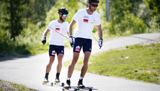 NY SATSING: Niklas Dyrhaug (th) og Martin Johnsrud Sundby under en treningsøkt i Trondheim torsdag. Langrennsveteranene Martin Johnsrud Sundby (35) og Niklas Dyrhaug (32) skal begge gå for privatlaget Team Eidissen BN Bank de to
Foto: Ole Martin Wold / NTB scanpix NY SATSING: Niklas Dyrhaug (th) og Martin Johnsrud Sundby under en treningsøkt i Trondheim torsdag. Langrennsveteranene Martin Johnsrud Sundby (35) og Niklas Dyrhaug (32) skal begge gå for privatlaget Team Eidissen BN Bank de to
Foto: Ole Martin Wold / NTB scanpix