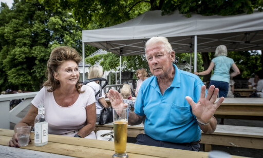 KRITISK: Carl I. Hagen er kritisk til mye av regjeringens coronahåndtering, mens kona Eli er mer positiv - selv om nedstengingen kostet. Foto: Hans Arne Vedlog /Dagbladet KRITISK: Carl I. Hagen er kritisk til mye av regjeringens coronahåndtering, mens kona Eli er mer positiv - selv om nedstengingen kostet. Foto: Hans Arne Vedlog /Dagbladet