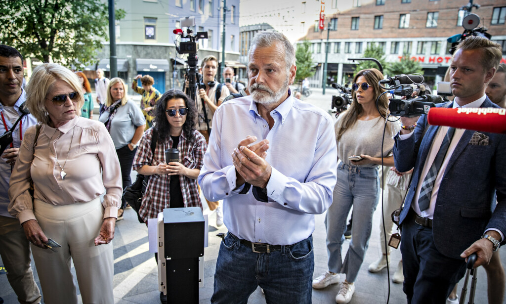FREDAG MORGEN: Eirik Jensen på vei inn i tinghuset. Foto: Bjørn Langsem / Dagbladet FREDAG MORGEN: Eirik Jensen på vei inn i tinghuset. Foto: Bjørn Langsem / Dagbladet