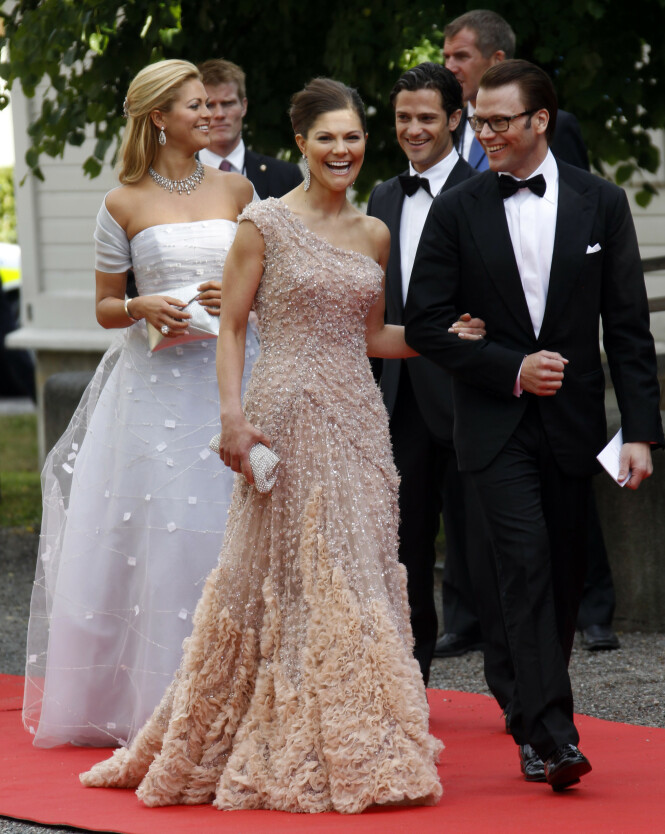KVELDEN FØR KVELDEN: Kronprinsesse Victoria og Daniel kvelden før bryllupet deres i 2010. Kvelden før ble det arrangert fest i Eric Ericson-hallen av den svenske regjeringen. Foto: Lise Åserud / NTB Scanpix KVELDEN FØR KVELDEN: Kronprinsesse Victoria og Daniel kvelden før bryllupet deres i 2010. Kvelden før ble det arrangert fest i Eric Ericson-hallen av den svenske regjeringen. Foto: Lise Åserud / NTB Scanpix