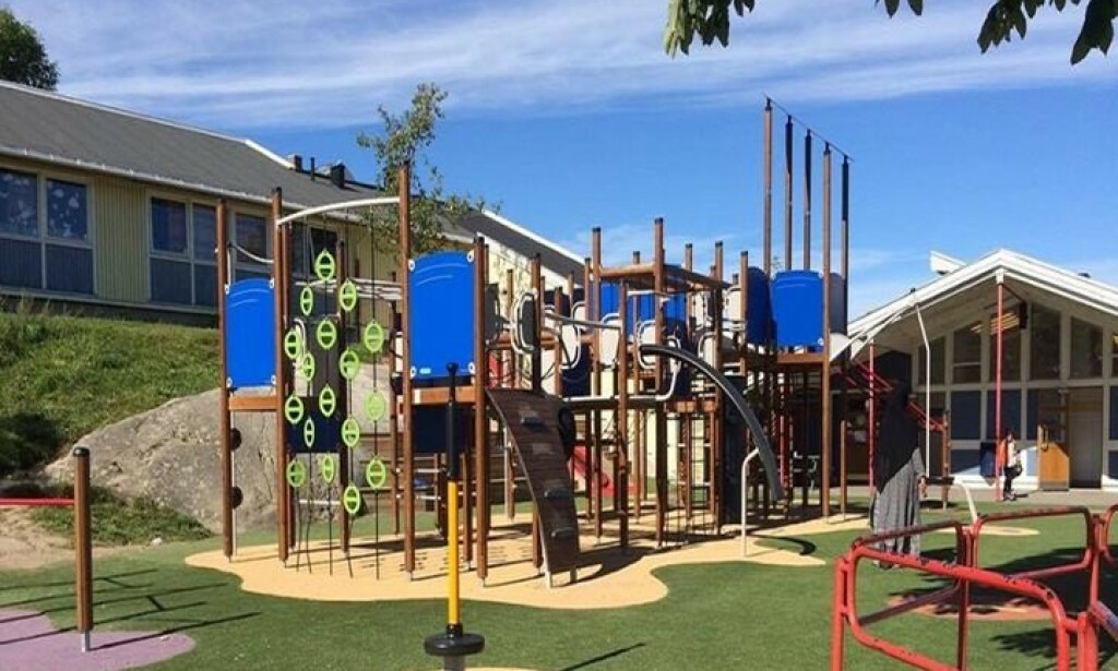 KLATREMULIGHETER: Fra skolegården på Lambertseter skole i Oslo. Foto: Lambertseter skole / Oslo kommune KLATREMULIGHETER: Fra skolegården på Lambertseter skole i Oslo. Foto: Lambertseter skole / Oslo kommune