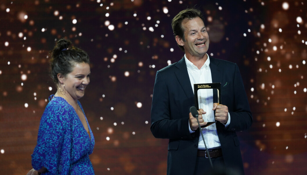 ULVEKYSS: Jon Almaas vant for årets tv-øyeblikk. Foto: NTB Scanpix ULVEKYSS: Jon Almaas vant for årets tv-øyeblikk. Foto: NTB Scanpix