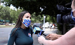 FORNØYD: Den demokratiske kongressrepresentanten Alexandria Ocasio-Cortez mener Trump ble veltet av ungdommer på TikTok. Foto: REUTERS/Caitlin Ochs FORNØYD: Den demokratiske kongressrepresentanten Alexandria Ocasio-Cortez mener Trump ble veltet av ungdommer på TikTok. Foto: REUTERS/Caitlin Ochs