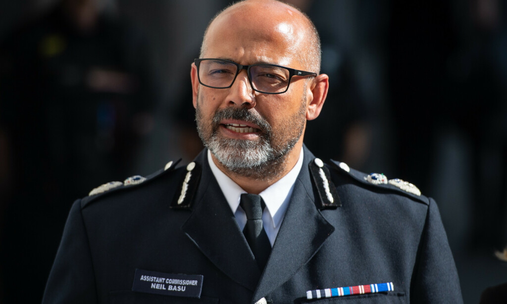 ANTITERRORPOLITIET: Visepolitimester i antiterrorpolitiet Neil Basu møter pressen søndag formiddag. Foto: Dominic Lipinski / PA Photos / NTB Scanpix ANTITERRORPOLITIET: Visepolitimester i antiterrorpolitiet Neil Basu møter pressen søndag formiddag. Foto: Dominic Lipinski / PA Photos / NTB Scanpix