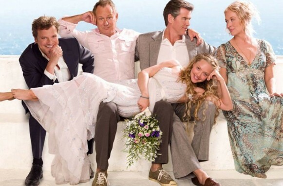 STJERNESPEKKET: Det er langt ifra ukjente fjes som spiller Sophies tre «pappa-kandidater». Colin Firth (f. v.) er bankmannen Harry Bright, Stellan Skarsgård er eventyreren Bill Anderson og Pierce Brosnan er arkitekten Sam Carmichael. FOTO: Twitter STJERNESPEKKET: Det er langt ifra ukjente fjes som spiller Sophies tre «pappa-kandidater». Colin Firth (f. v.) er bankmannen Harry Bright, Stellan Skarsgård er eventyreren Bill Anderson og Pierce Brosnan er arkitekten Sam Carmichael. FOTO: Twitter