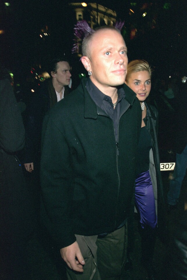 EKSKJÆRESTER: Her er Keith Flint og Gail Porter avbildet i anledning filmpremieren av «Guest House Paradiso» i 1999. Foto: NTB Scanpix EKSKJÆRESTER: Her er Keith Flint og Gail Porter avbildet i anledning filmpremieren av «Guest House Paradiso» i 1999. Foto: NTB Scanpix