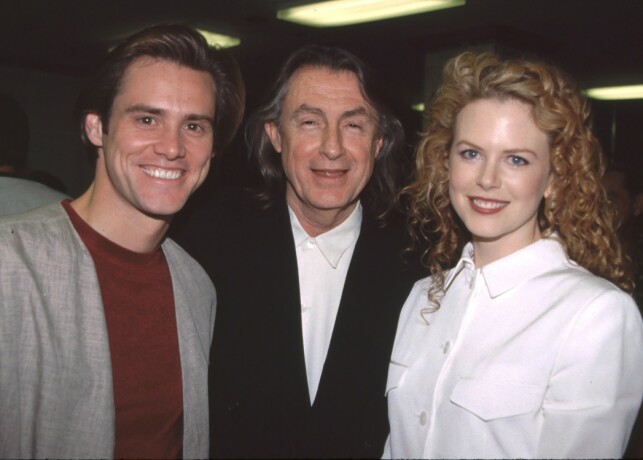 ANERKJENT: Joel Schumacher regisserte blant annet filmen «Batman Forever» hvor Hollywood-stjernene Nicole Kidman og Jim Carrey var å se. Her er de tre avbildet i 2004. Foto: NTB Scanpix ANERKJENT: Joel Schumacher regisserte blant annet filmen «Batman Forever» hvor Hollywood-stjernene Nicole Kidman og Jim Carrey var å se. Her er de tre avbildet i 2004. Foto: NTB Scanpix