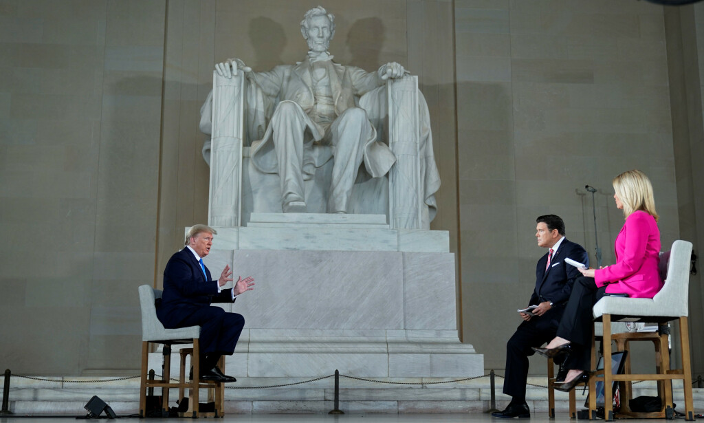 FOLKEMØTE: I begynnelsen av mai holdt Trump et digitalt, TV-sendt folkemøte fra selveste Lincoln Memorial. Foto: Reuters FOLKEMØTE: I begynnelsen av mai holdt Trump et digitalt, TV-sendt folkemøte fra selveste Lincoln Memorial. Foto: Reuters