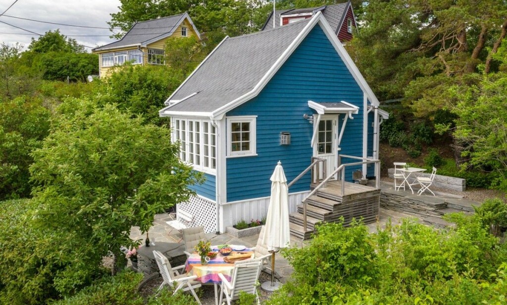 SKAL VÆRE REKORD: Mandag ble denne mikrohytta på Bleikøya solgt for 6,4 millioner kroner. Prisantydningen var på 5,5 millioner. Foto: Tor Lie SKAL VÆRE REKORD: Mandag ble denne mikrohytta på Bleikøya solgt for 6,4 millioner kroner. Prisantydningen var på 5,5 millioner. Foto: Tor Lie