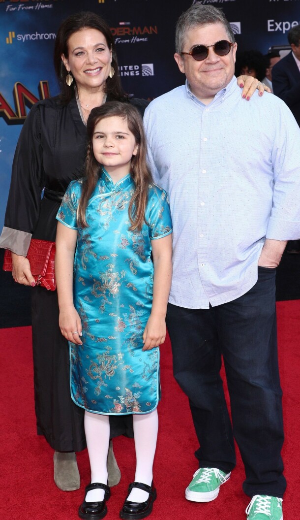 PÅ RØD LØPER: Meredith Salenger, Patton Oswalt og hans datter Alice på «Spider-Man: Far From Home»-premieren i Los Angeles sommeren 2019. Foto: NTB scanpix PÅ RØD LØPER: Meredith Salenger, Patton Oswalt og hans datter Alice på «Spider-Man: Far From Home»-premieren i Los Angeles sommeren 2019. Foto: NTB scanpix