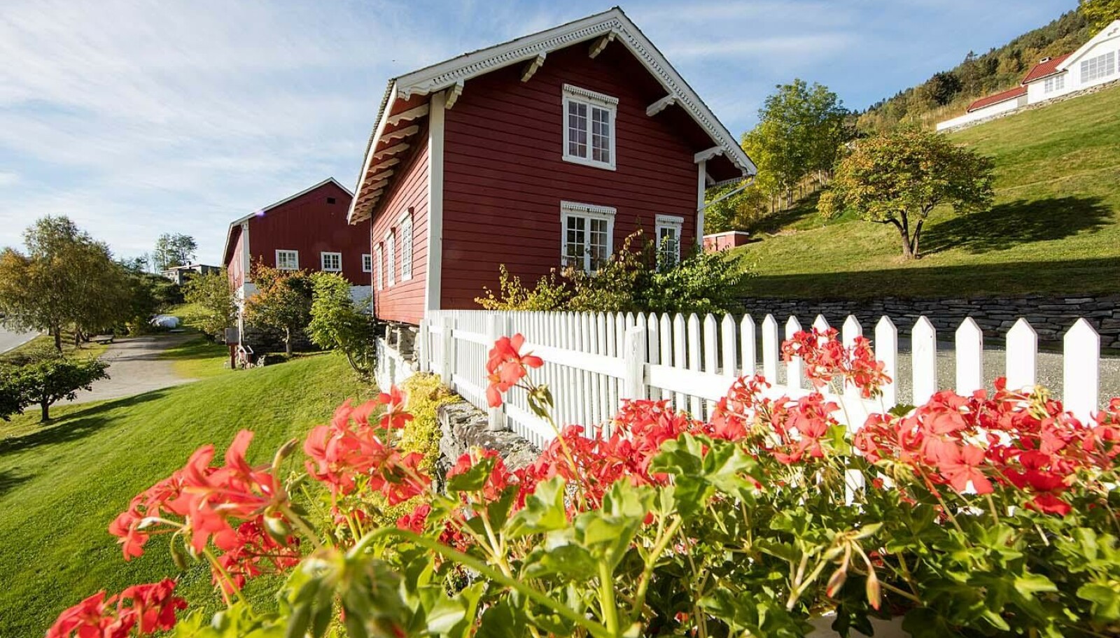 Bonderomantikk på gårdsturisme i Sogn er blant de mest populære tilbudene fra Escape Travel i sommer. Foto: Nes Gård Bonderomantikk på gårdsturisme i Sogn er blant de mest populære tilbudene fra Escape Travel i sommer. Foto: Nes Gård