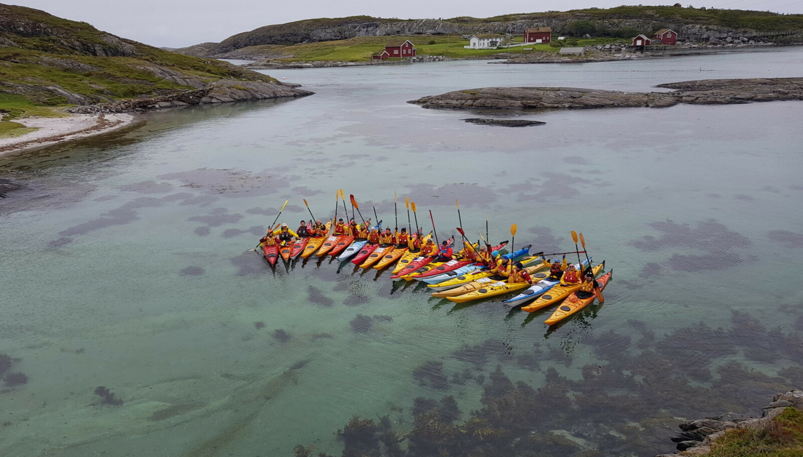 MC-tur fra Bergen til Kirkenes og kajakkpadling på Helgeland er noen av pakkereisene som tilbys i år. Foto: Rune Steiro MC-tur fra Bergen til Kirkenes og kajakkpadling på Helgeland er noen av pakkereisene som tilbys i år. Foto: Rune Steiro