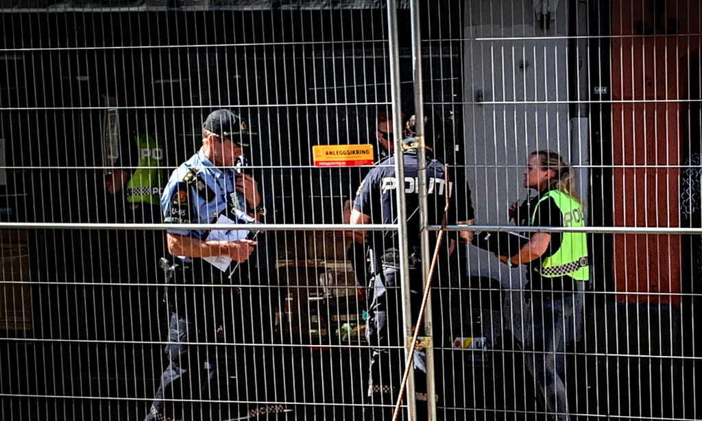 ÅSTED: Politiet utenfor rett Inn Bar. Foto: Audun Hageskal / Dagbladet ÅSTED: Politiet utenfor rett Inn Bar. Foto: Audun Hageskal / Dagbladet