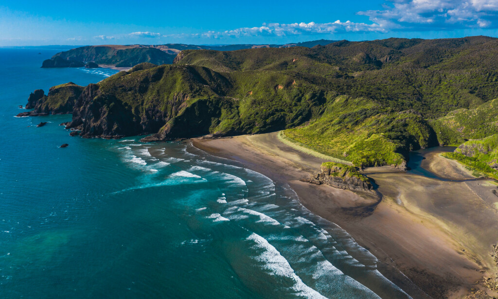 VAKKERT: Anawhata-stranden på New Zealand. Foto: Andrei Diomidov / Shutterstock / NTB scanpix VAKKERT: Anawhata-stranden på New Zealand. Foto: Andrei Diomidov / Shutterstock / NTB scanpix