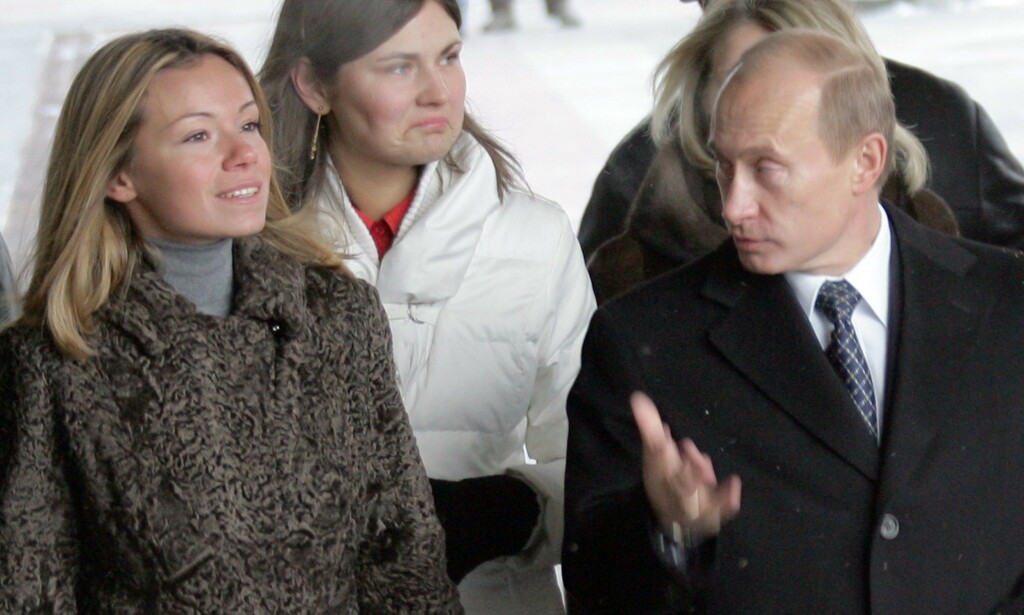 STORESØSTER: Maria Putina med faren Vladimir Putin i Moskva i 2007. Hun er gift med den nederlandske forretningsmannen Jorrit Faassen. Foto: AFP PHOTO / ALEXANDER NEMENOV / NTB Scanpix STORESØSTER: Maria Putina med faren Vladimir Putin i Moskva i 2007. Hun er gift med den nederlandske forretningsmannen Jorrit Faassen. Foto: AFP PHOTO / ALEXANDER NEMENOV / NTB Scanpix