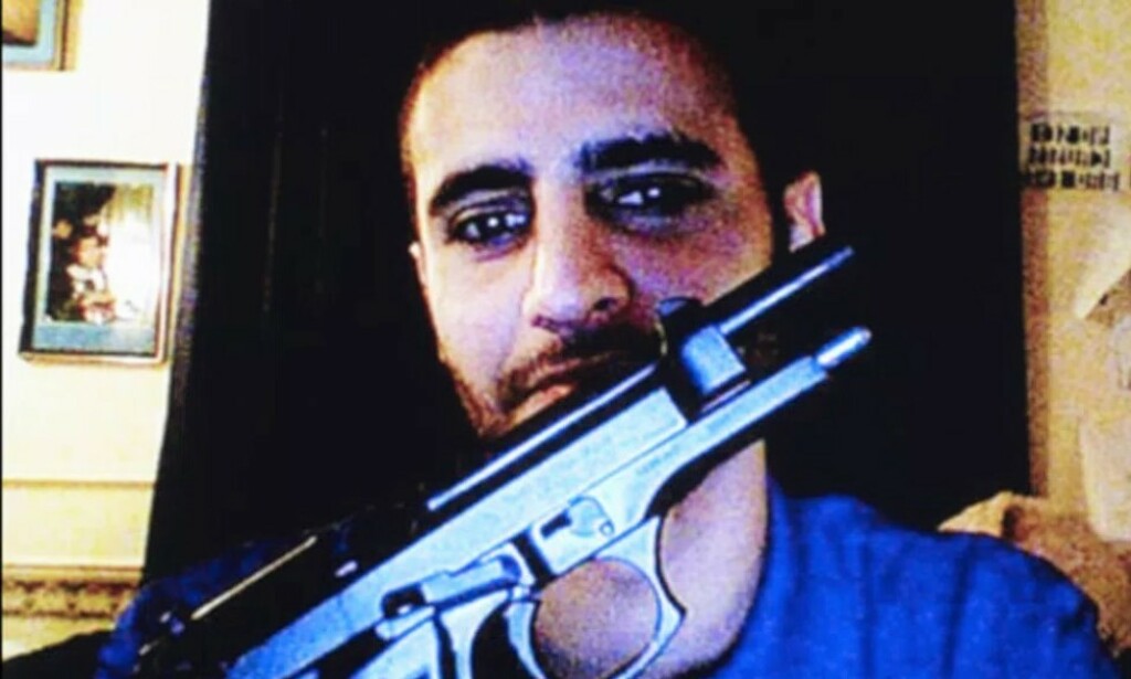 MISTENKT: Farouk Abdulhak studerte sammen med Martine Vik Magnussen i London. I dag har han to barn og kone i Jemen. Foto: Privat / Scotland Yard MISTENKT: Farouk Abdulhak studerte sammen med Martine Vik Magnussen i London. I dag har han to barn og kone i Jemen. Foto: Privat / Scotland Yard