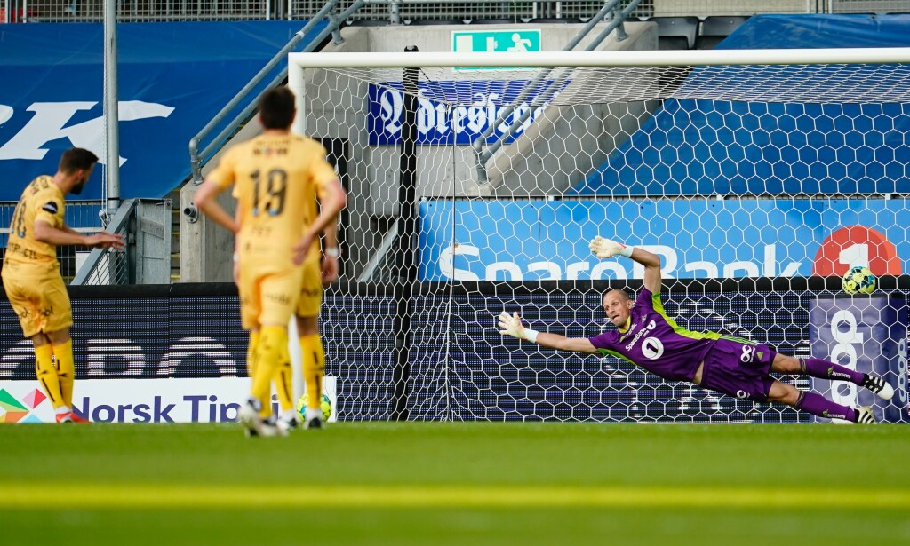 SIKKER:Philip Zinckernagel scoret kampens føsre mål. Foto: Ole Martin Wold / NTB Scanpix SIKKER:Philip Zinckernagel scoret kampens føsre mål. Foto: Ole Martin Wold / NTB Scanpix