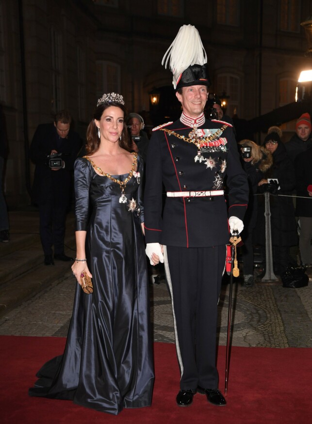 DANMARKS BEST BETALTE SOLDAT: Det ble tidlig nevnt at prins Joachim kom til å bli Danmarks best betalte soldat som følge av apanasjen sin på rundt 3,8 millioner danske kroner. Her avbildet med kona prinsesse Marie tidligere i år. Foto: NTB Scanpix DANMARKS BEST BETALTE SOLDAT: Det ble tidlig nevnt at prins Joachim kom til å bli Danmarks best betalte soldat som følge av apanasjen sin på rundt 3,8 millioner danske kroner. Her avbildet med kona prinsesse Marie tidligere i år. Foto: NTB Scanpix
