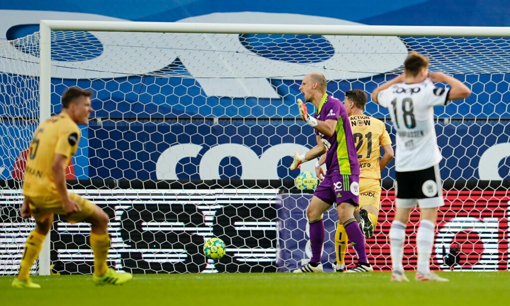 FRUSTRERT: Bodø/Glimts Kasper Junker utligner til 2-2 i eliteseriekampen i fotball mellom Rosenborg og Bodø/Glimt på Lerkendal Stadion. Foto: Ole Martin Wold / NTB Scanpix FRUSTRERT: Bodø/Glimts Kasper Junker utligner til 2-2 i eliteseriekampen i fotball mellom Rosenborg og Bodø/Glimt på Lerkendal Stadion. Foto: Ole Martin Wold / NTB Scanpix
