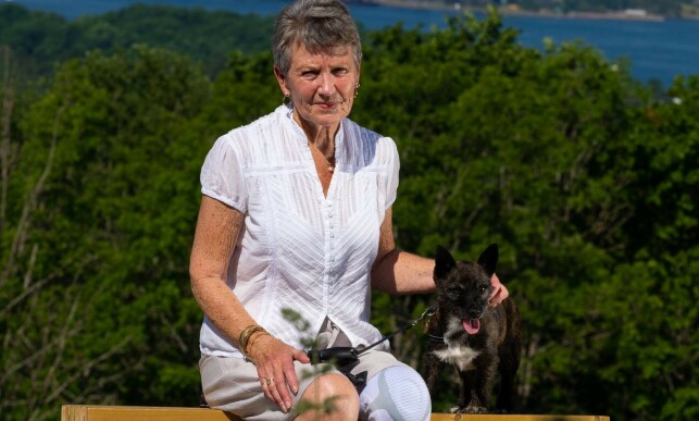 GÅR TURER: Hunden Mika er en av dem som har glede av at Wenche kan være aktiv. GÅR TURER: Hunden Mika er en av dem som har glede av at Wenche kan være aktiv.
