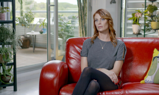 HARDT UT: Sarah Ransome er blant de som deltar i Netflix-dokumentaren om Epstein. Hun hevder hun ble voldtatt i dagevis. Hun sier også at Epstein og Maxwell ikke var et par. Foto: Netflix HARDT UT: Sarah Ransome er blant de som deltar i Netflix-dokumentaren om Epstein. Hun hevder hun ble voldtatt i dagevis. Hun sier også at Epstein og Maxwell ikke var et par. Foto: Netflix