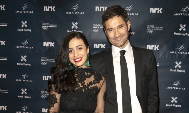 FORLOVET: Hadia Tajik og forloveden Kristian Skard under idrettsgallaen i 2019. Foto: Andreas Fadum/Se og Hør FORLOVET: Hadia Tajik og forloveden Kristian Skard under idrettsgallaen i 2019. Foto: Andreas Fadum/Se og Hør