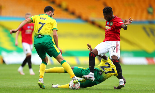 I DUELL: Alexander Tettey ofret alt i duell med Manchester United's Fred (right) battle for the ball during the FA Cup quarter final match at Carrow Road, Norwich. I DUELL: Alexander Tettey ofret alt i duell med Manchester United's Fred (right) battle for the ball during the FA Cup quarter final match at Carrow Road, Norwich.