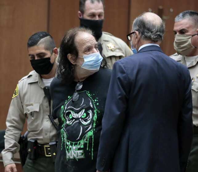 SIKTET: Her er Ron Jeremy avbildet i retten i Los Angeles tirsdag denne uka. Foto: NTB Scanpix SIKTET: Her er Ron Jeremy avbildet i retten i Los Angeles tirsdag denne uka. Foto: NTB Scanpix