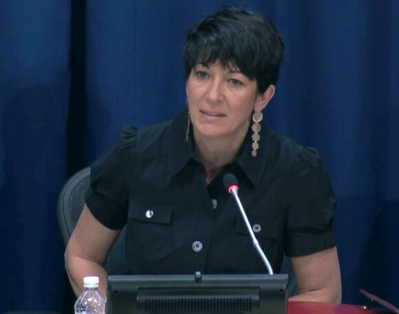 SPORLØST BORTE: Ghirlaine Maxwell har ikke vært å se siden august i fjor. I den nye Netflix-dokumentaren «Filthy Rich» beskrives hun som en av Epsteins nøkkelpersoner. Foto: NTB Scanpix SPORLØST BORTE: Ghirlaine Maxwell har ikke vært å se siden august i fjor. I den nye Netflix-dokumentaren «Filthy Rich» beskrives hun som en av Epsteins nøkkelpersoner. Foto: NTB Scanpix