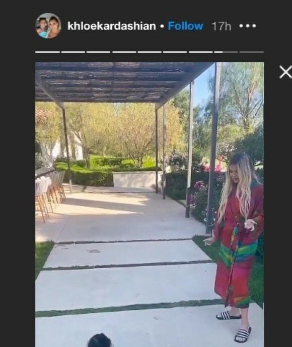 PÅKLEDD: Her skjulte tv-profilen kroppen sin bak en morgenkåpe, og det fikk fansen til å spekulere. Foto: Grab fra Instagram PÅKLEDD: Her skjulte tv-profilen kroppen sin bak en morgenkåpe, og det fikk fansen til å spekulere. Foto: Grab fra Instagram