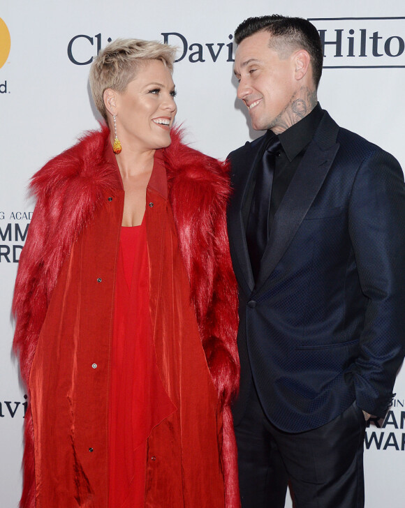 TURBULENT: Ekteskapet mellom Pink og Carey Hart har ikke gått smertefritt for seg. Takket være parterapi holder de fortsatt sammen. Foto: NTB Scanpix TURBULENT: Ekteskapet mellom Pink og Carey Hart har ikke gått smertefritt for seg. Takket være parterapi holder de fortsatt sammen. Foto: NTB Scanpix