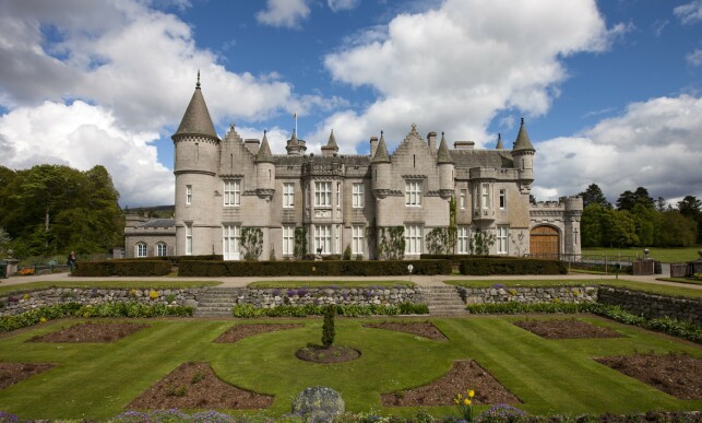 RESIDENS: Balmoral Castle er en av dronningas hovedresidenser. Foto: NTB Scanpix RESIDENS: Balmoral Castle er en av dronningas hovedresidenser. Foto: NTB Scanpix