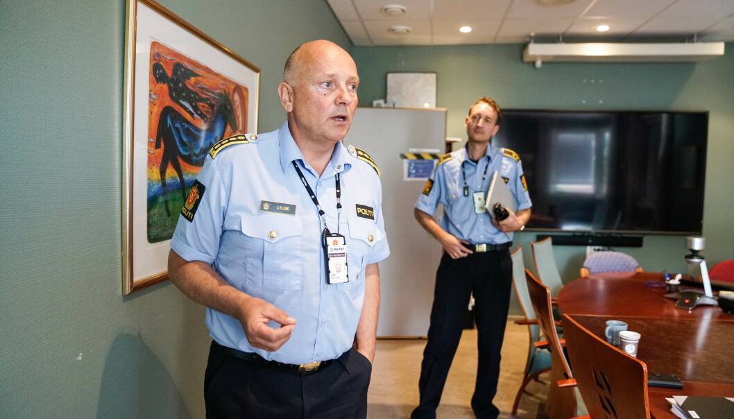 POLITILEDER: John Roger Lund er leder i Enhet Øst i oslopolitiet. Hans Magnus Gjerlaug jobber i forebyggende avdeling på Manglerud politistasjon. Foto: Øistein Norum Monsen/Dagbladet POLITILEDER: John Roger Lund er leder i Enhet Øst i oslopolitiet. Hans Magnus Gjerlaug jobber i forebyggende avdeling på Manglerud politistasjon. Foto: Øistein Norum Monsen/Dagbladet