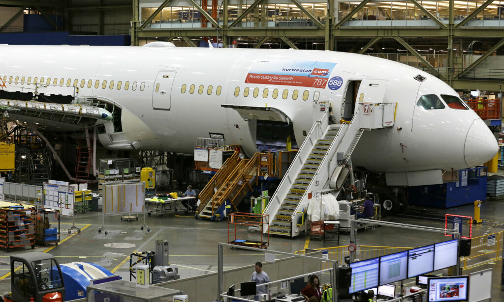 STORT FLY: Bildet viser en av Norwegians Boeing 787 Dreamlinere under bygging på fabrikken utenfor Seattle. Foto: Ted S. Warren / AP / NTB Scanpix STORT FLY: Bildet viser en av Norwegians Boeing 787 Dreamlinere under bygging på fabrikken utenfor Seattle. Foto: Ted S. Warren / AP / NTB Scanpix