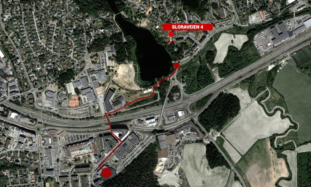 RUTA: Politiet sier mannen gikk denne ruta fra parkeringshuset ved Lørenskog ishall, over Festplassen mellom Metrosenteret og Lørenskog hus, over riksvei 159, langs Mailand skole mot Elveveien og Andemateplassen i enden av Langvannet, og i retning Sloraveien. Deretter er han borte fra overvåkningskameraer, før han dukker opp 28 minutter senere, på Festplassen mellom Metrosenteret og Lørenskog hus igjen, før han går til parkeringshuset ved ishallen. Kart: Marte Nyløkken Helseth / Google maps RUTA: Politiet sier mannen gikk denne ruta fra parkeringshuset ved Lørenskog ishall, over Festplassen mellom Metrosenteret og Lørenskog hus, over riksvei 159, langs Mailand skole mot Elveveien og Andemateplassen i enden av Langvannet, og i retning Sloraveien. Deretter er han borte fra overvåkningskameraer, før han dukker opp 28 minutter senere, på Festplassen mellom Metrosenteret og Lørenskog hus igjen, før han går til parkeringshuset ved ishallen. Kart: Marte Nyløkken Helseth / Google maps