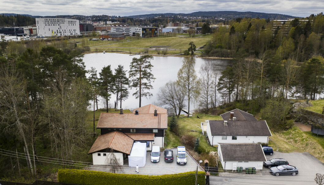 SLORAVEIEN 4: Tom Hagens bolig ligger i Sloraveien 4, rett ved Langvannet. I enden av vannet ligger sentrum av Lørenskog, med Metrosenteret og Lørenskog hus. Foto: Lars Eivind Bones / Dagbladet SLORAVEIEN 4: Tom Hagens bolig ligger i Sloraveien 4, rett ved Langvannet. I enden av vannet ligger sentrum av Lørenskog, med Metrosenteret og Lørenskog hus. Foto: Lars Eivind Bones / Dagbladet