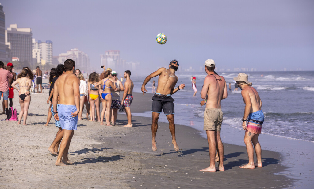SMITTEUTBRUDD: Omkring 100 unge mennesker som har oppholdt seg i strandbyen skal så kangt ha fått påvist viruset. Bildet er tatt 19. mars. Foto: AP/ NTB Scanpix SMITTEUTBRUDD: Omkring 100 unge mennesker som har oppholdt seg i strandbyen skal så kangt ha fått påvist viruset. Bildet er tatt 19. mars. Foto: AP/ NTB Scanpix