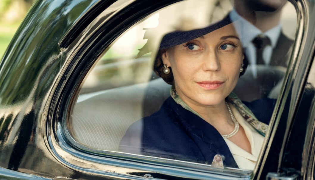 ATLANTIC CROSSING: Serien skulle egentlig hatt premiere i 2021, men heldigvis for oss kommer den allerede denne høsten. Det er Sofia Helin som har fått rollen som kronprinsesse Märtha. FOTO: Cinenord og NRK ATLANTIC CROSSING: Serien skulle egentlig hatt premiere i 2021, men heldigvis for oss kommer den allerede denne høsten. Det er Sofia Helin som har fått rollen som kronprinsesse Märtha. FOTO: Cinenord og NRK