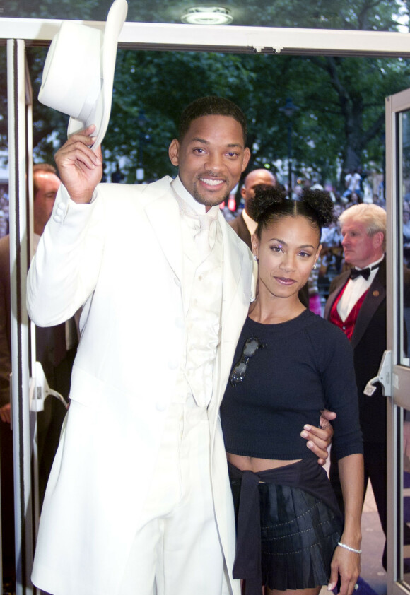 23 ÅR: Will og Jada har vært ektefeller helt siden 1997, og er dermed inne i sitt 23. år som mann og kone. Her er de avbildet under en premiere i 1999. Foto: NTB Scanpix 23 ÅR: Will og Jada har vært ektefeller helt siden 1997, og er dermed inne i sitt 23. år som mann og kone. Her er de avbildet under en premiere i 1999. Foto: NTB Scanpix