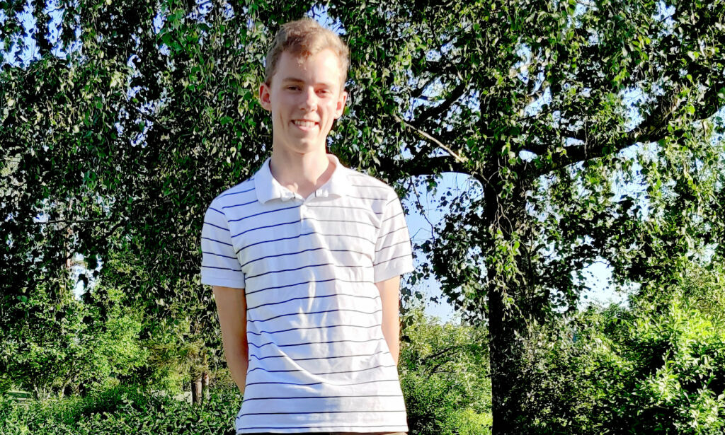 image: Daniel (16) koder løsninger for norske kommuner